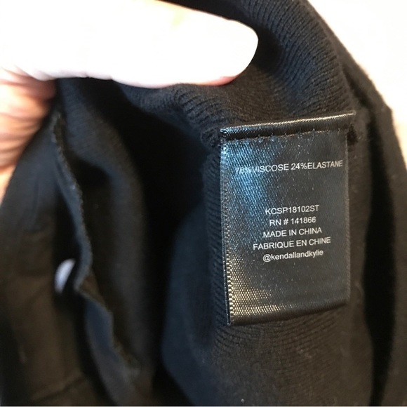 3/$15 *New* Kendall and Kylie bell sleeve black and white off shoulder bodysuit - Picture 9 of 9